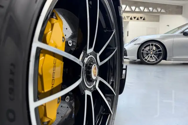 Porsche 992 911 turbo S Coupe Ansicht 3