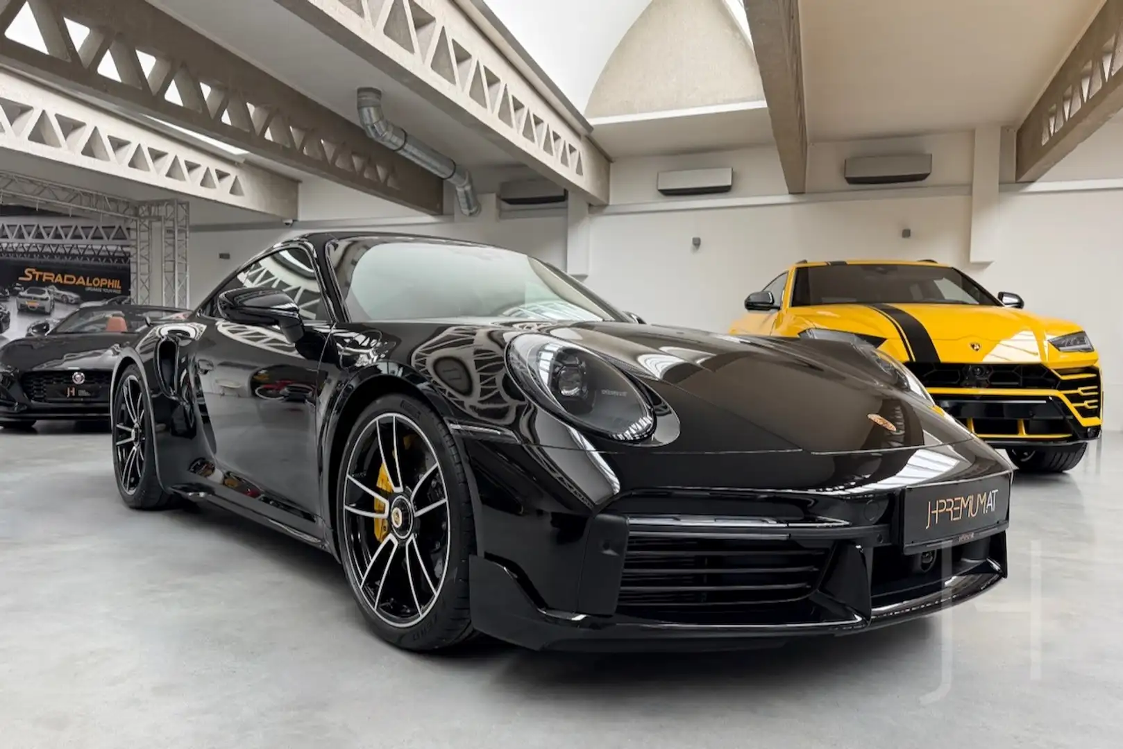 Porsche 992 911 turbo S Coupe Schwarz - 2