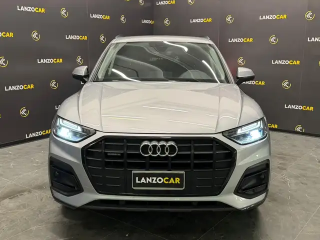 Audi Q5 view 2