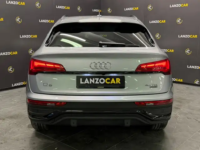 Audi Q5 view 5