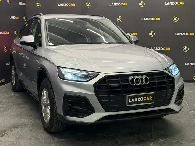 Audi Q5 view 3