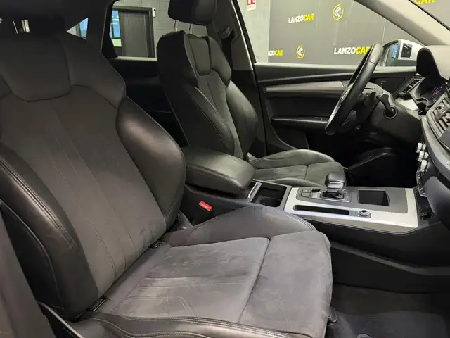 Audi Q5 view 14