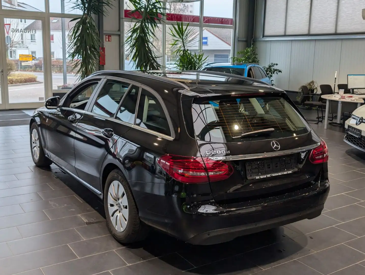 Mercedes-Benz C 200 d T 9G-TRONIC Kamera Navi 8-fach 1.Hand Schwarz - 2