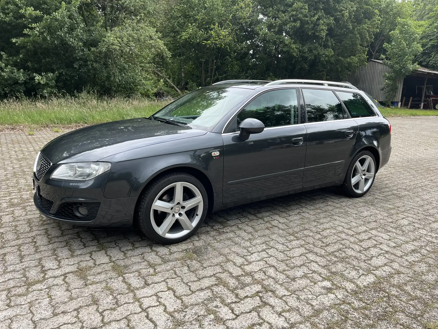 SEAT Exeo ST 2.0 TDI CR Multitronic Style SD RFK Navi Grey - 1