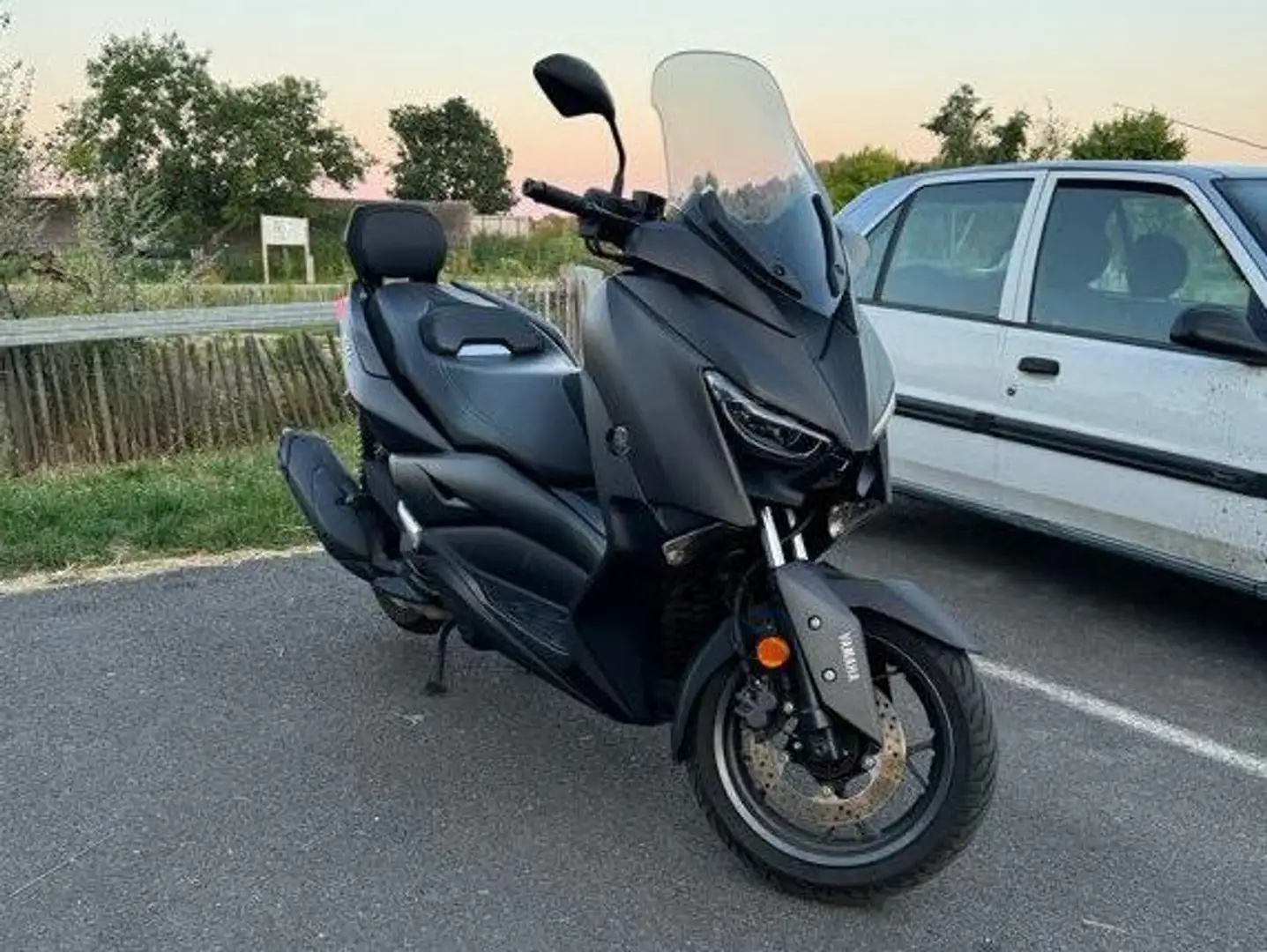Yamaha X-Max 125 Negru - 1