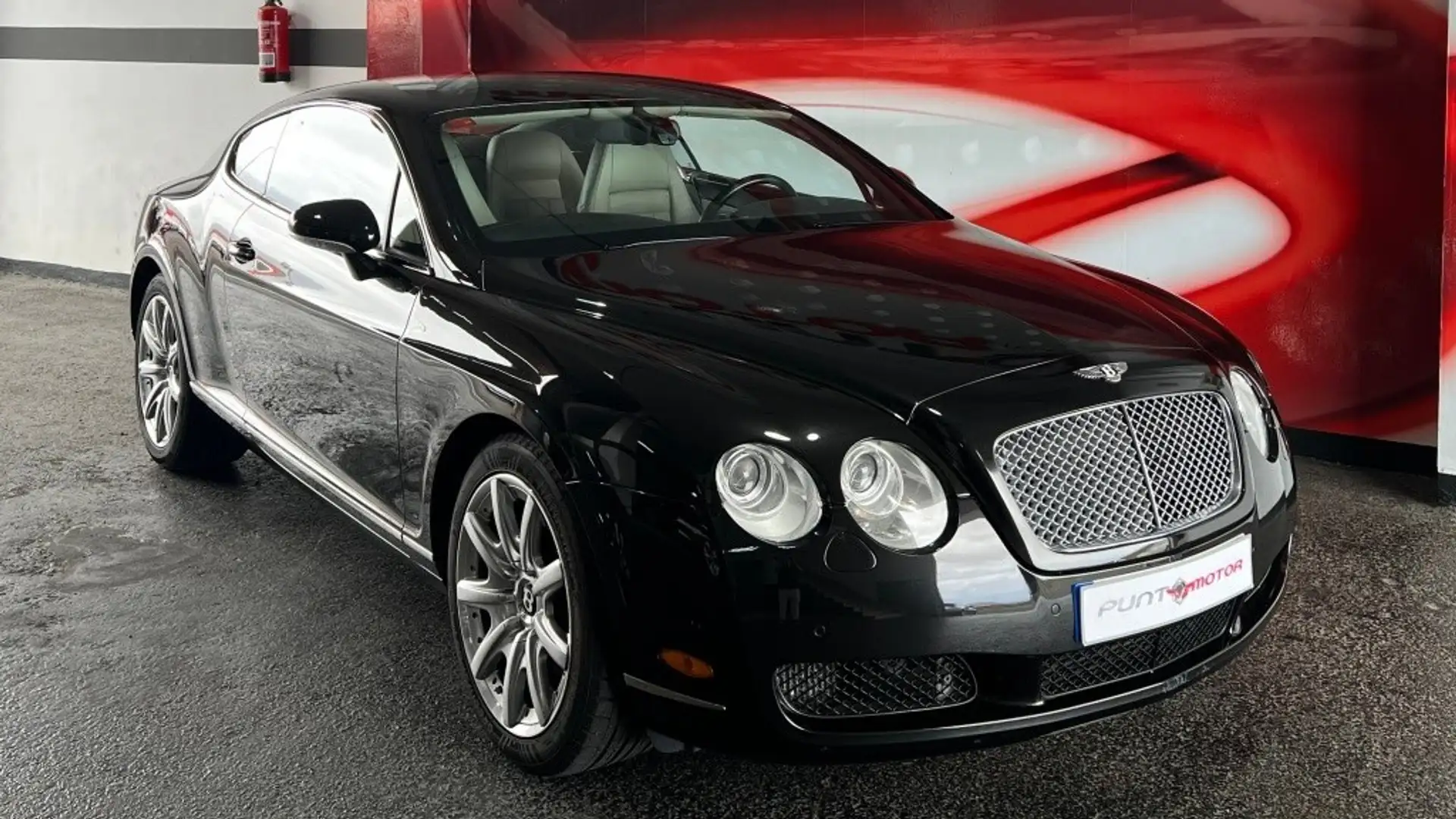 Bentley Continental GT Mulliner W12 Aut. Fekete - 2