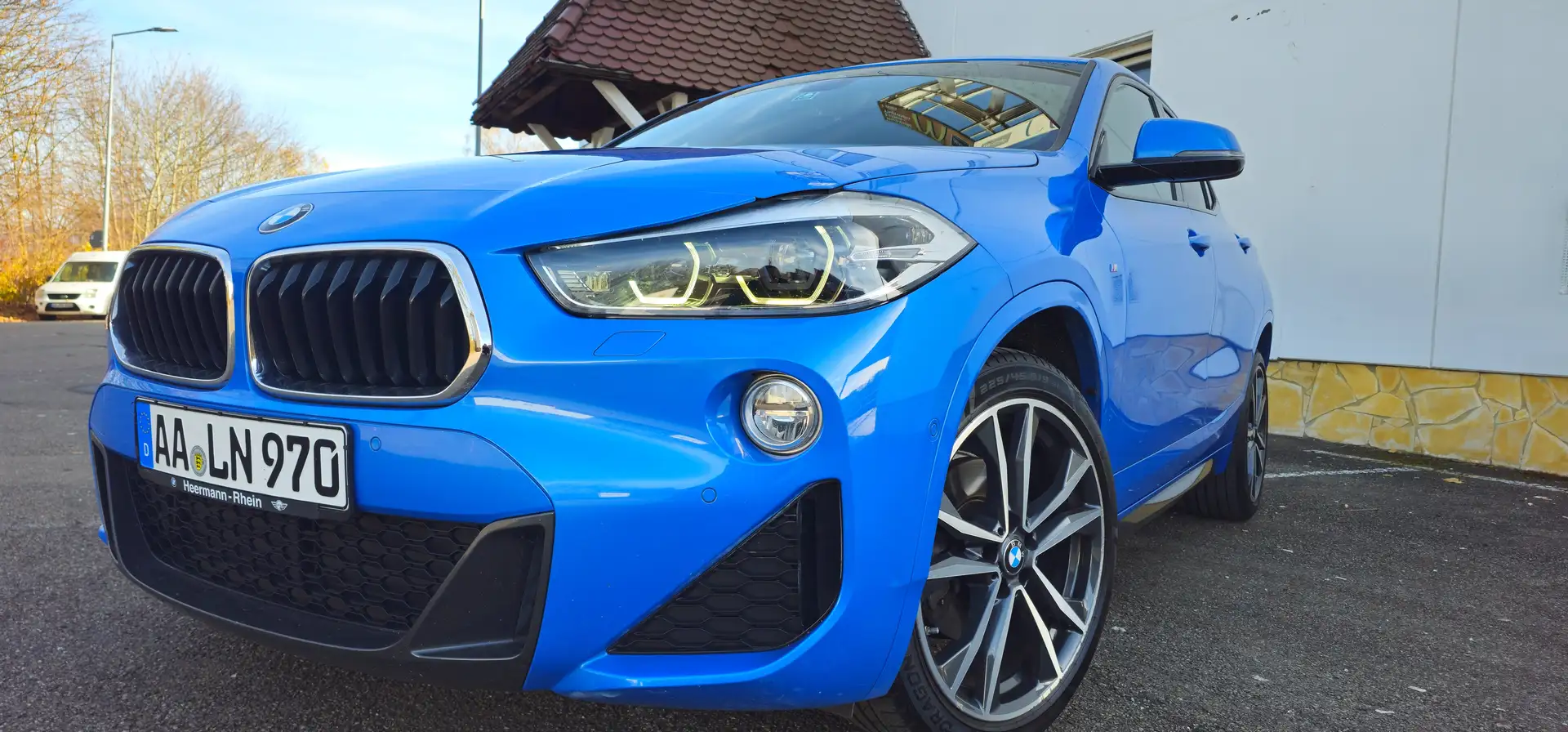 BMW X2 xDrive M Sport,HUD,AHK,LHZ,Kamera,Ambient. Blau - 2
