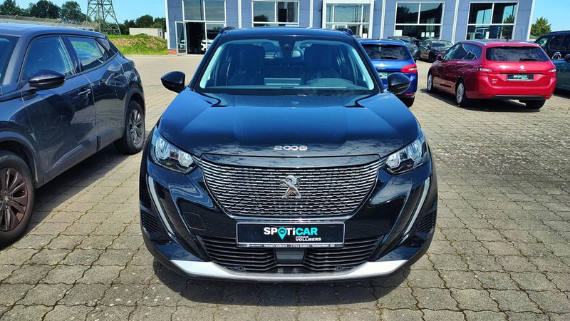 Peugeot 2008 PureTech 130 Allure; Navi+SHZ+LED+EPH — photo 3