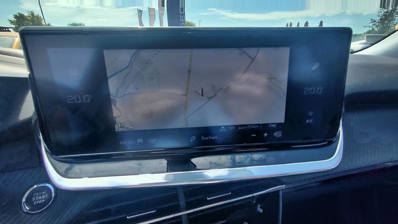Peugeot 2008 PureTech 130 Allure; Navi+SHZ+LED+EPH — photo 14