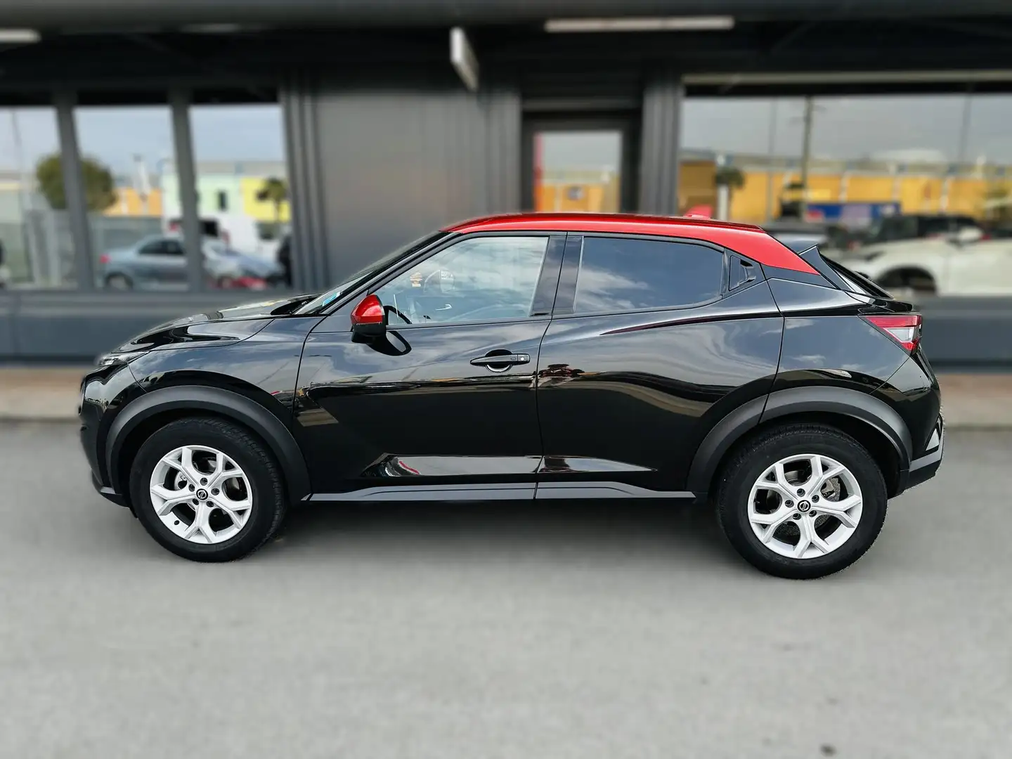 Nissan Juke 1.0 DIG-T 114 CV N-Connecta - 2
