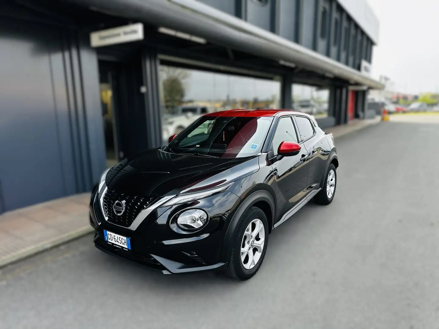 Nissan Juke 1.0 DIG-T 114 CV N-Connecta - 1