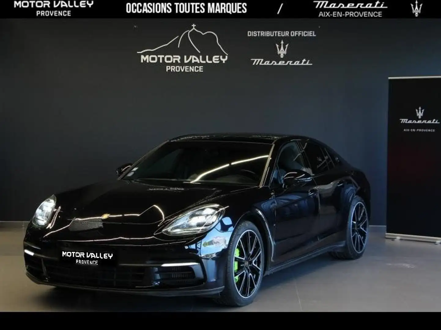 Porsche Panamera 3.0 V6 462ch 4 E-Hybrid Euro6d-T 21cv Schwarz - 1