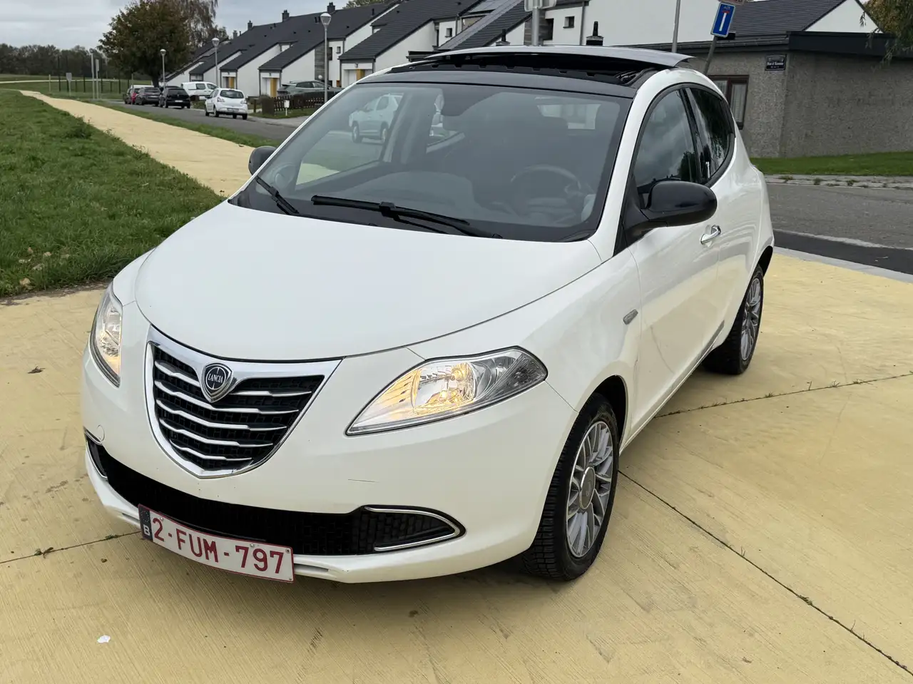 Lancia Ypsilon