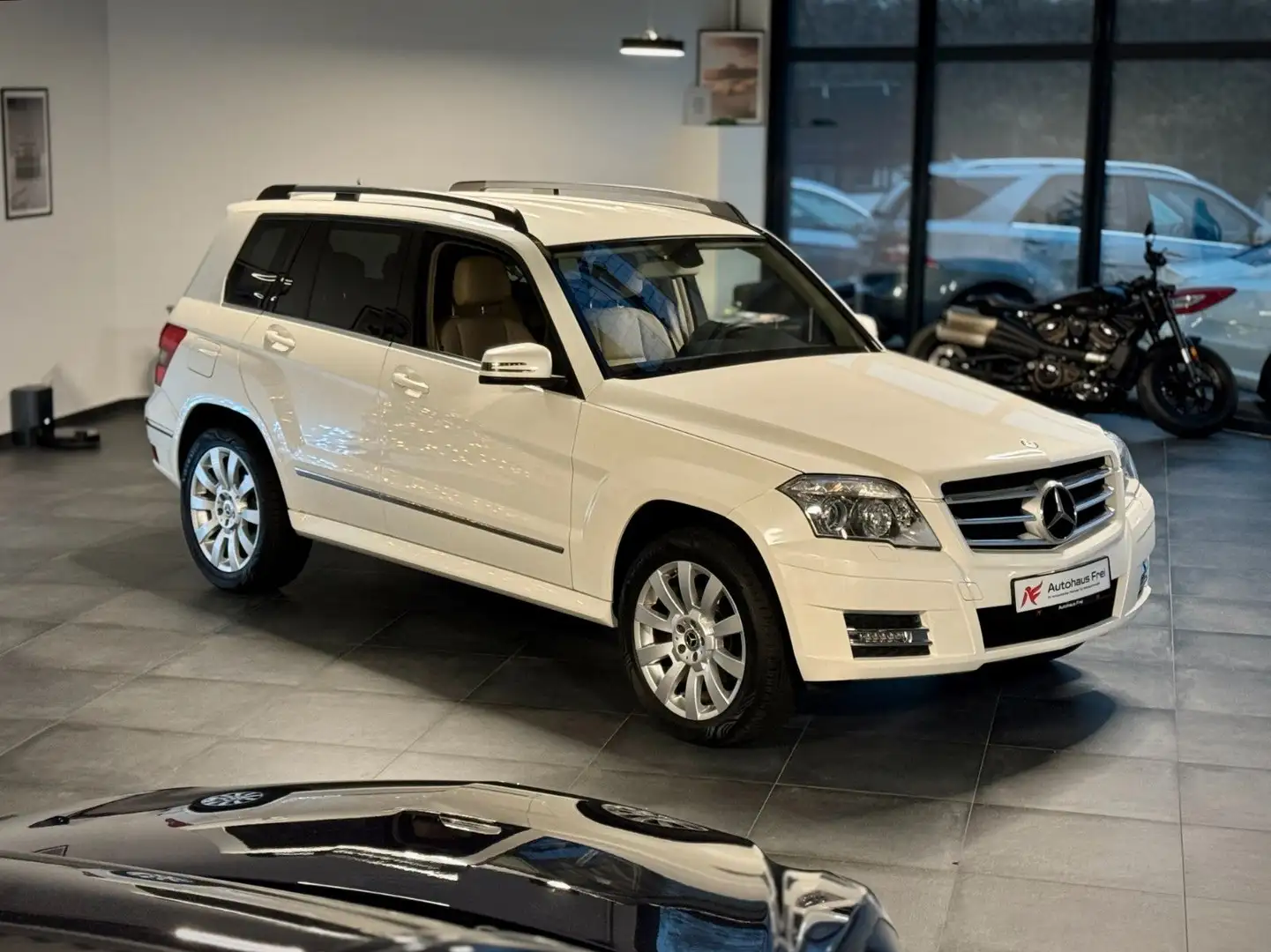 Mercedes-Benz GLK 350 *Designo-Lack*Bi-Xenon*Traum*SportPaket* Wit - 2
