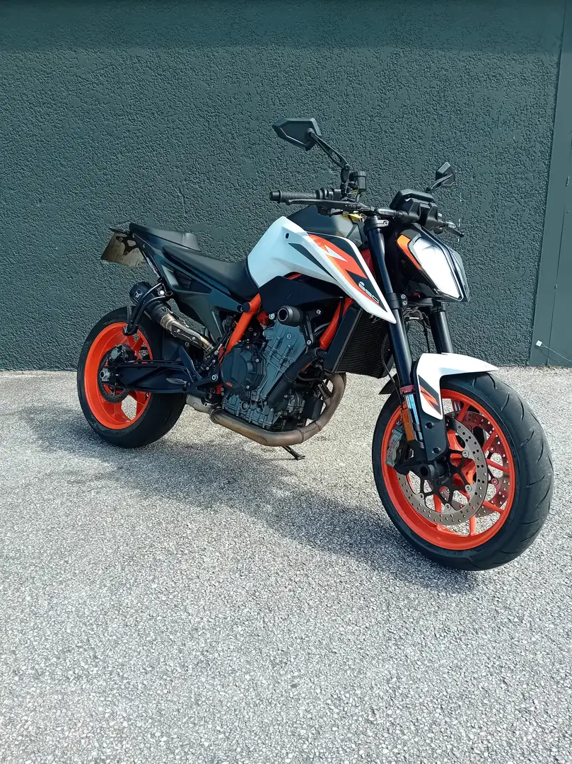 KTM 890 Duke R - 2