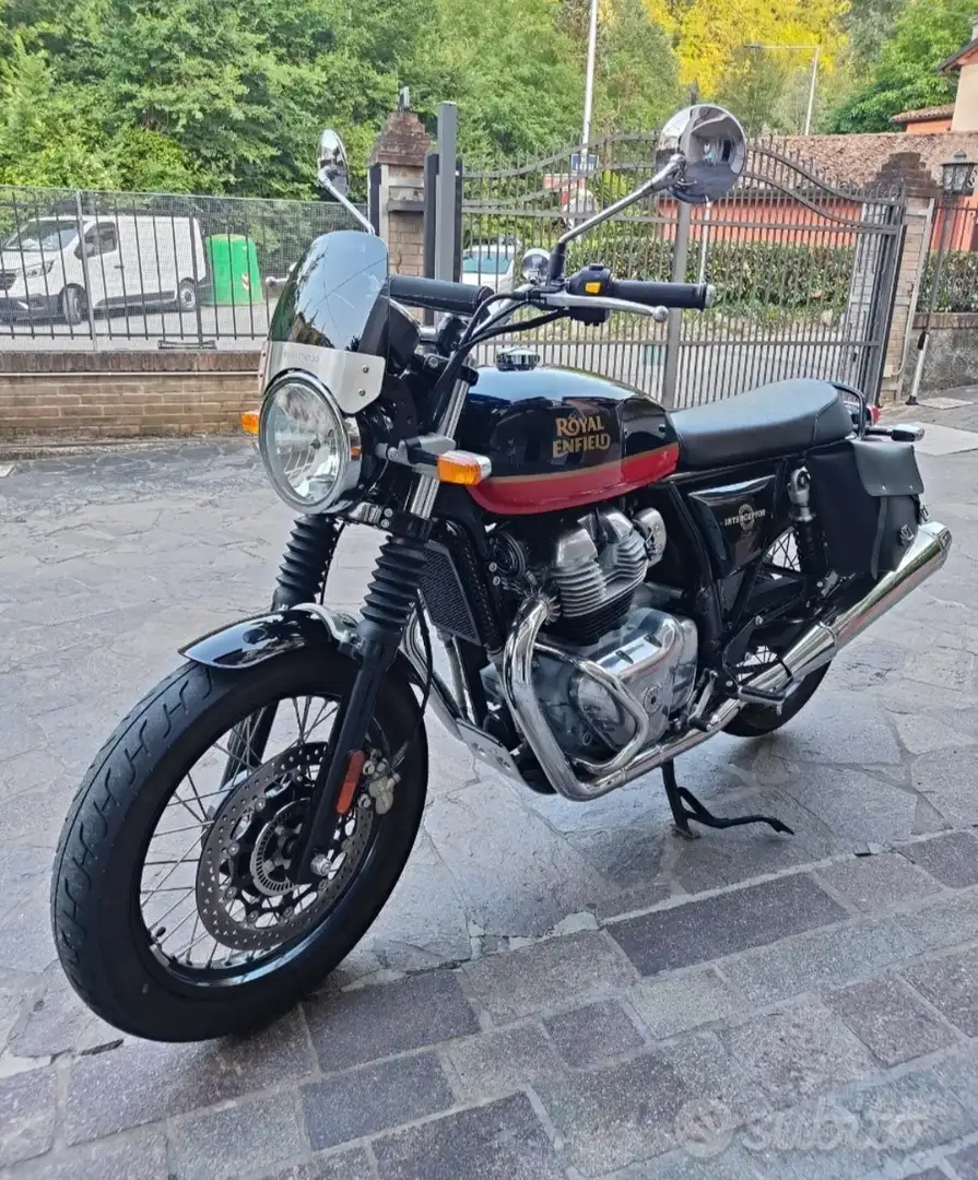Royal Enfield Interceptor Nero - 2