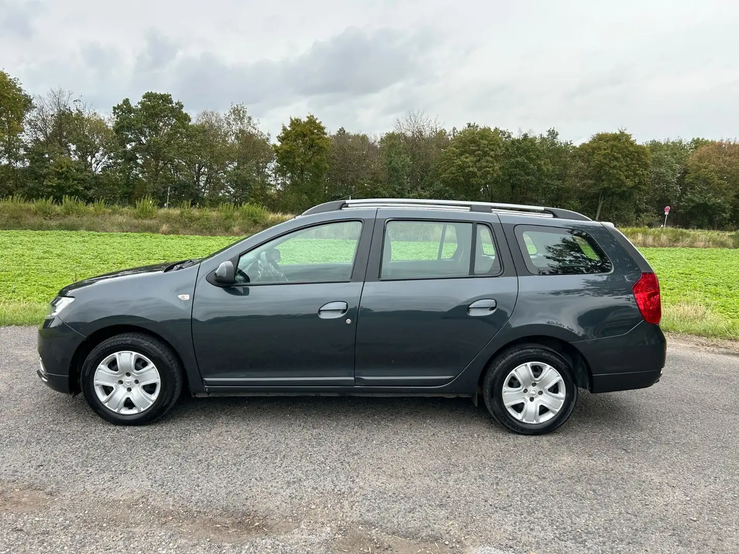 Dacia Logan MCV SCe 75 Kombi Comfort Navi Klima AHK Gris - 2