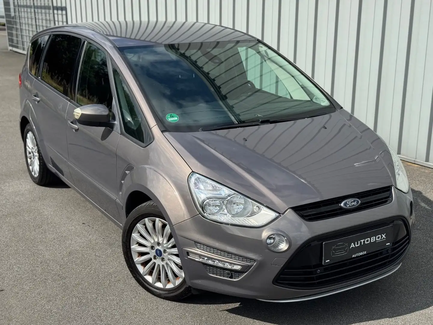 Ford S-Max 1.6 *SHZ*LEDER*AHK* Braun - 1