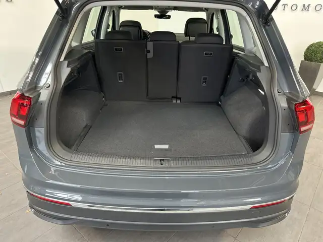 Volkswagen Tiguan view 6