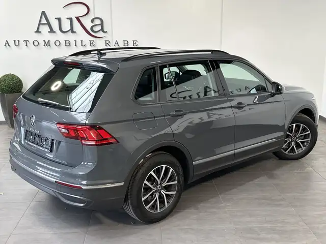 Volkswagen Tiguan view 5