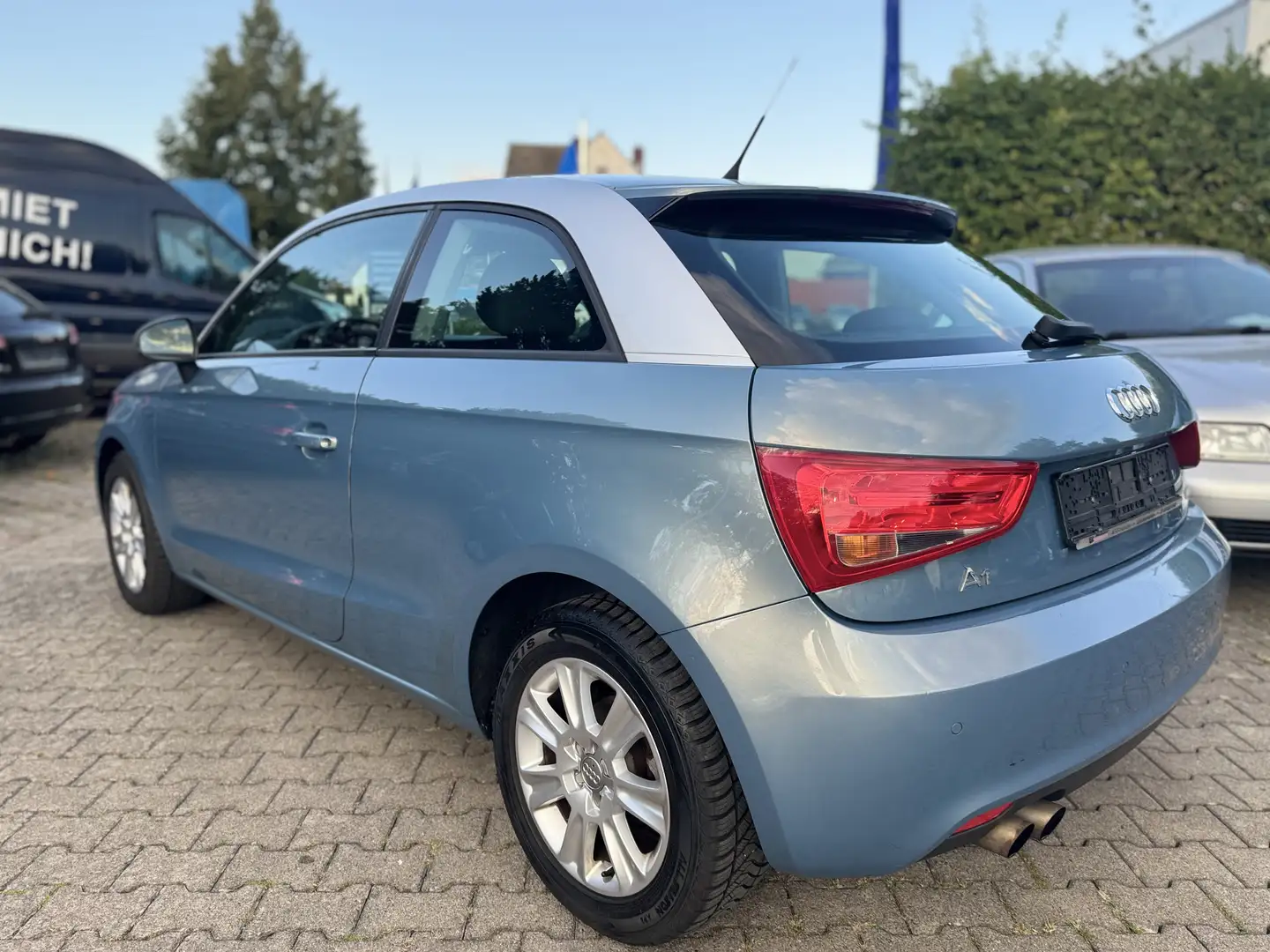 Audi A1 attraction Blau - 2
