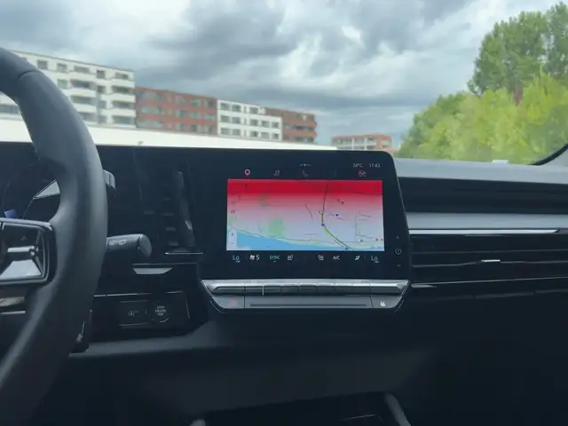 Renault Austral view 12