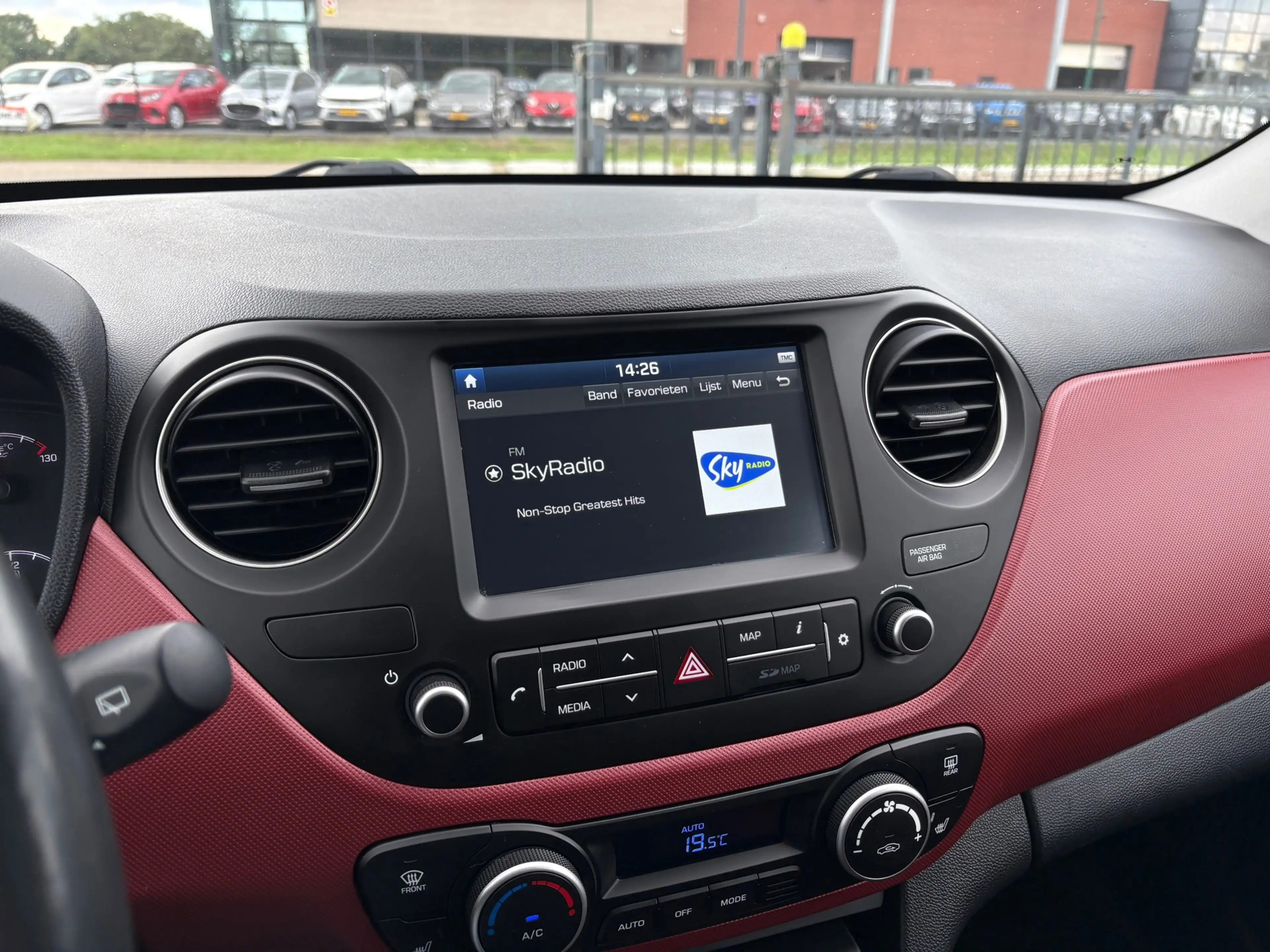 Hyundai i10 1.0i Premium Stoelverwarming, Climate, Apple Carpl — photo 24