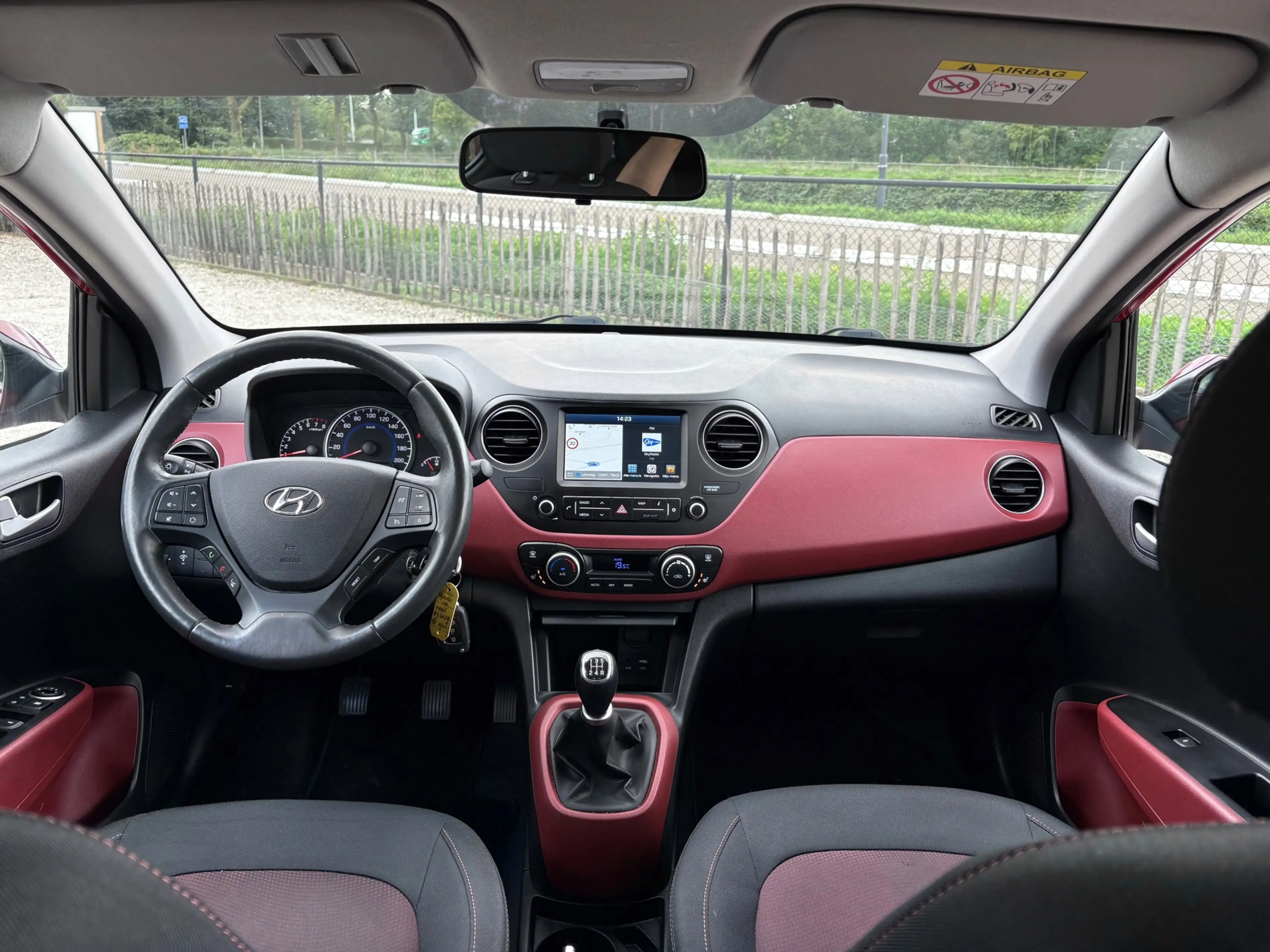 Hyundai i10 1.0i Premium Stoelverwarming, Climate, Apple Carpl — photo 12