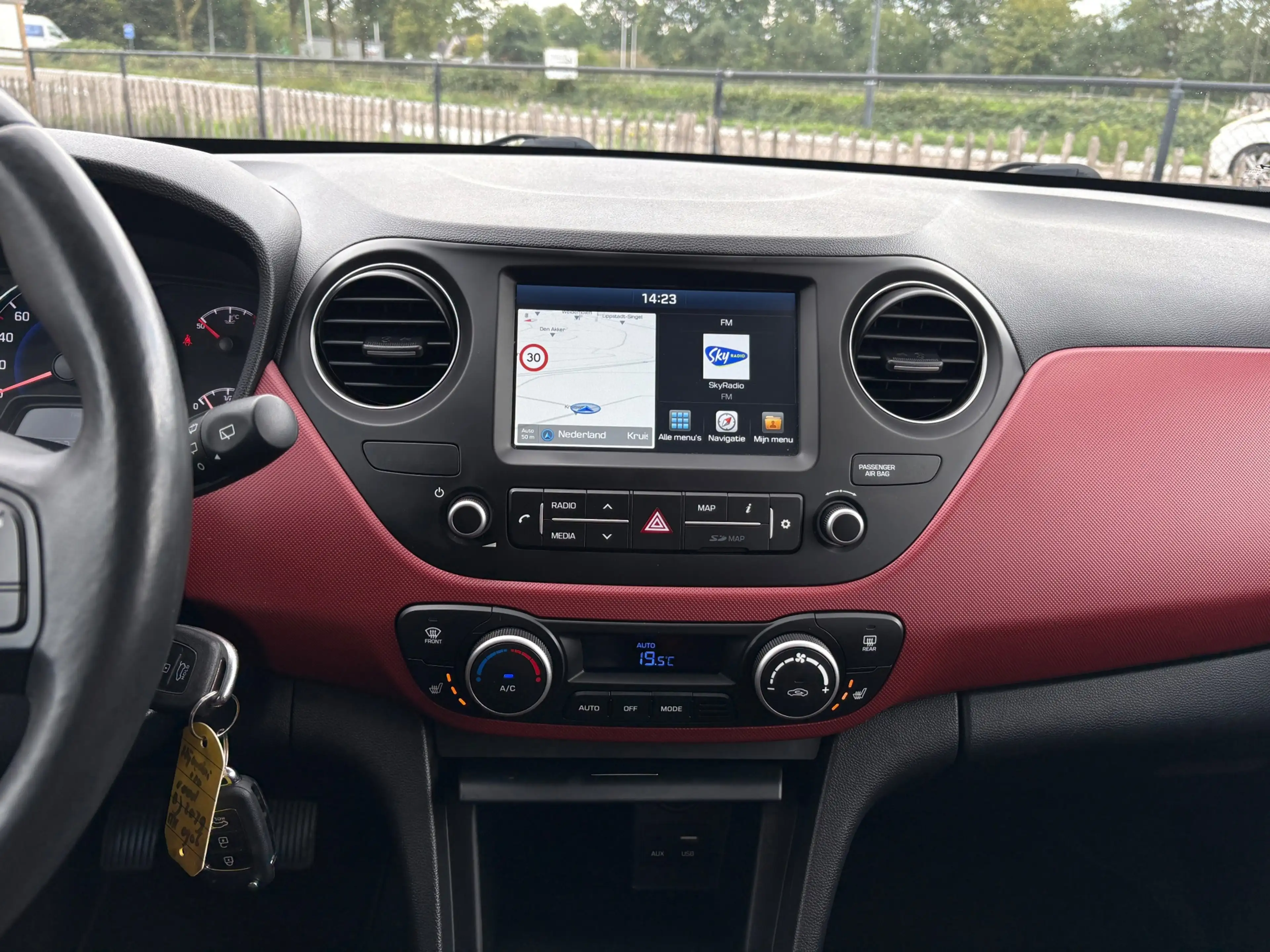 Hyundai i10 1.0i Premium Stoelverwarming, Climate, Apple Carpl — photo 16