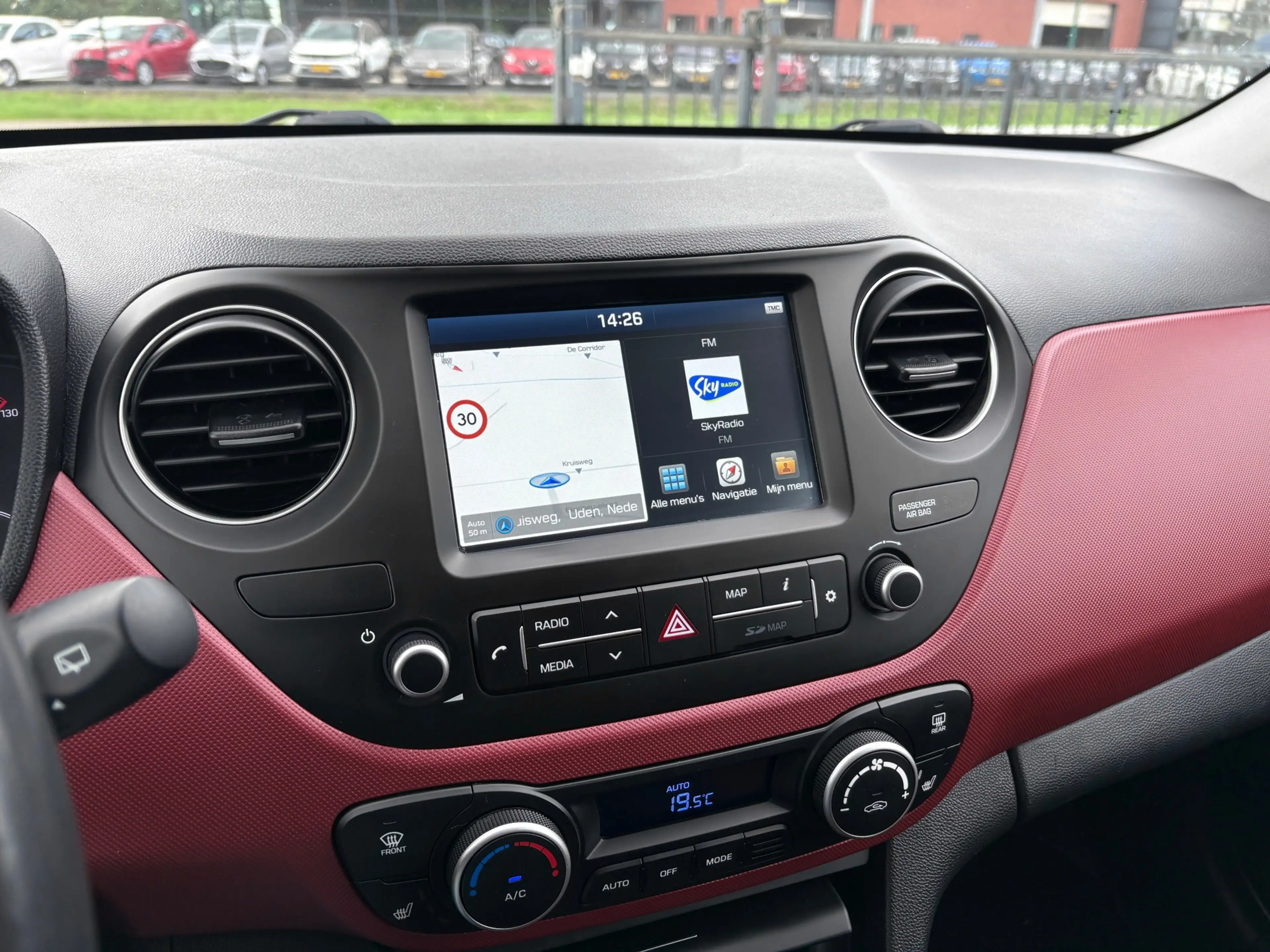 Hyundai i10 1.0i Premium Stoelverwarming, Climate, Apple Carpl — photo 23