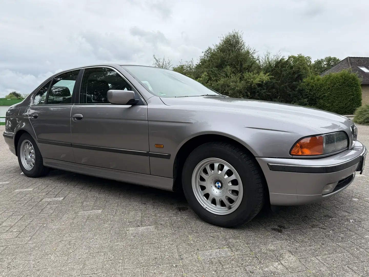 BMW 523 523i - 2
