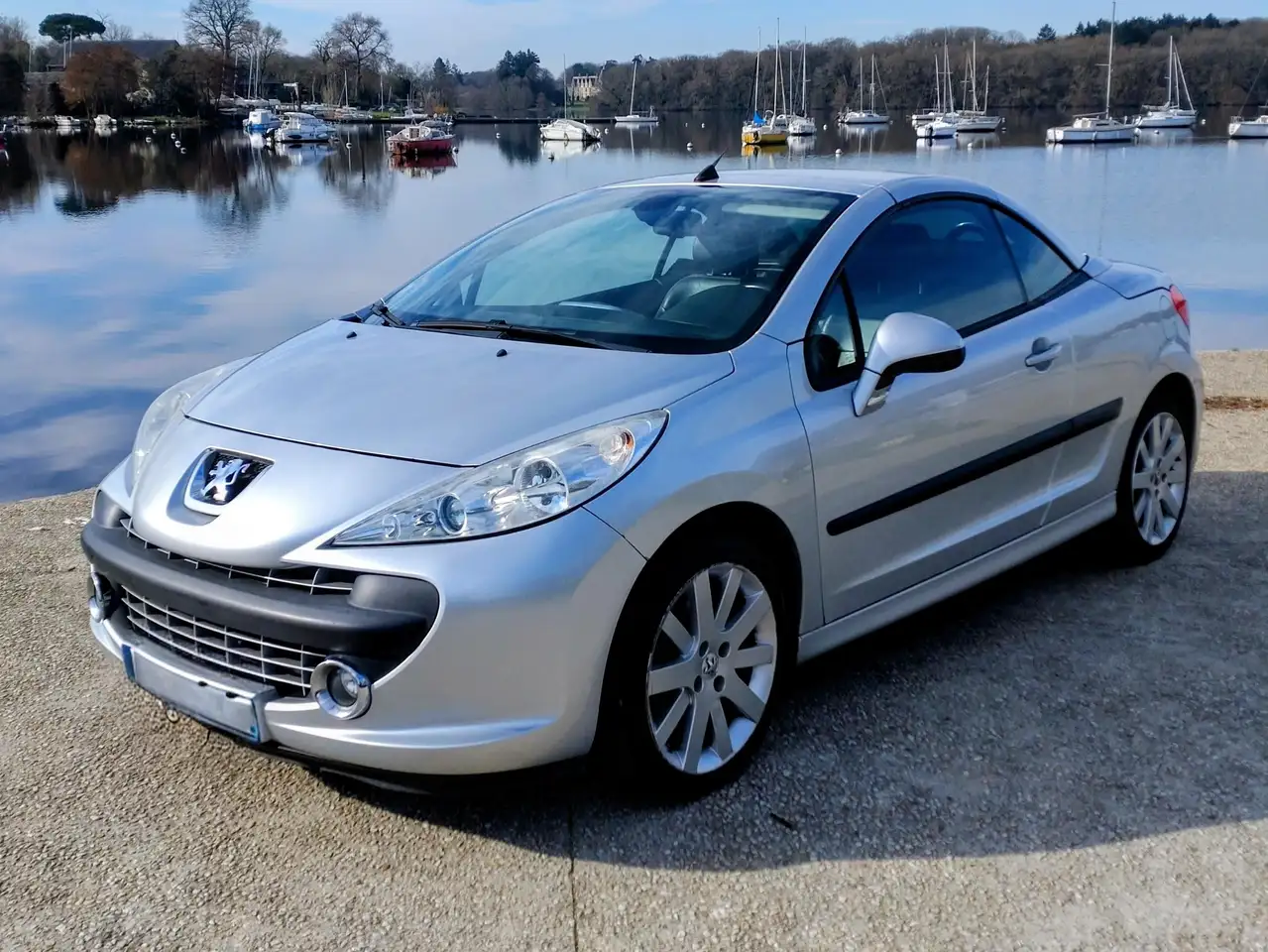 Peugeot 207 CC 1.6 VTi 16V 120ch Feline