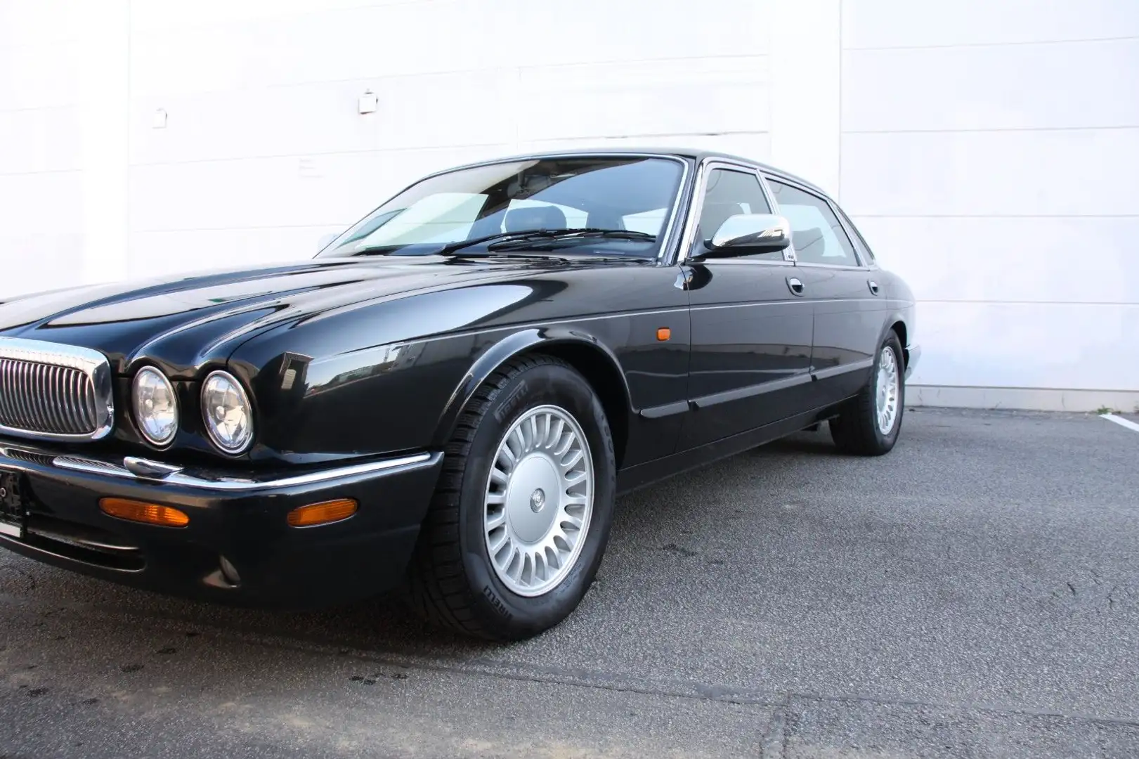 Jaguar Daimler V8 Langversion 2 Jahre Garantie Schwarz - 2