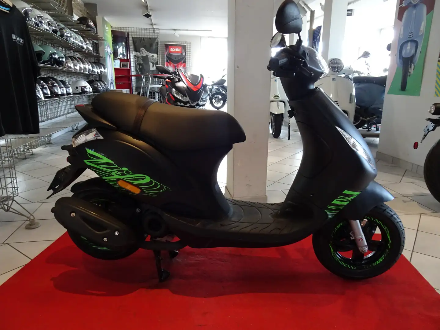 Piaggio Zip 50 SPEZIAL EDITON Schwarz - 1