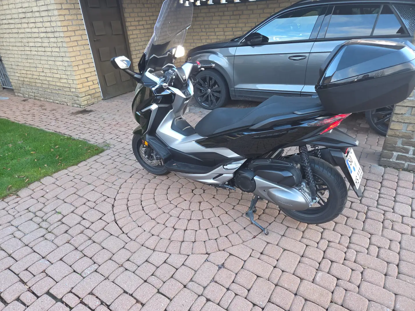 Honda Forza 300 Noir - 1