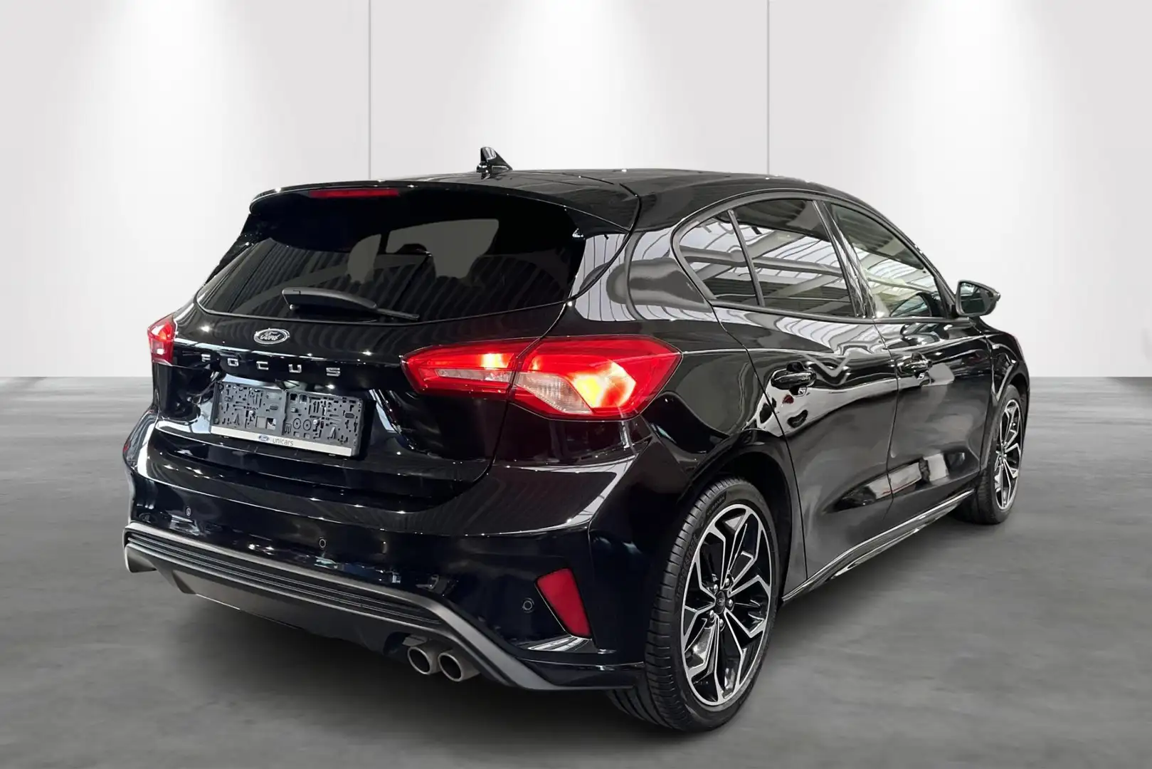 Ford Focus ST-line 1.0i Ecoboost 125pk AUTOMAAT Zwart - 2