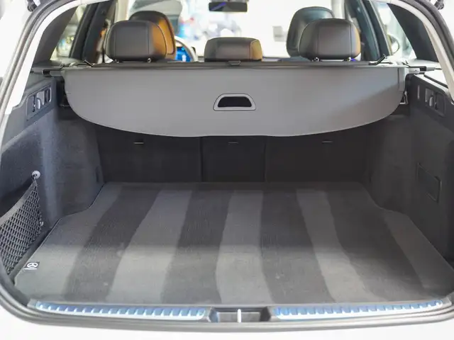 Mercedes-Benz C-Class view 13