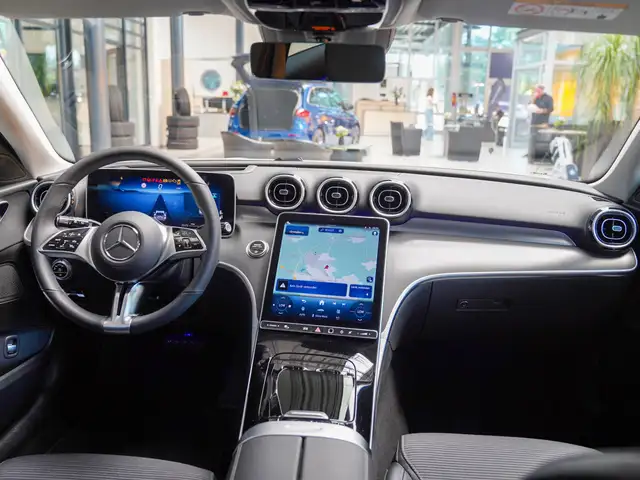 Mercedes-Benz C-Class view 10