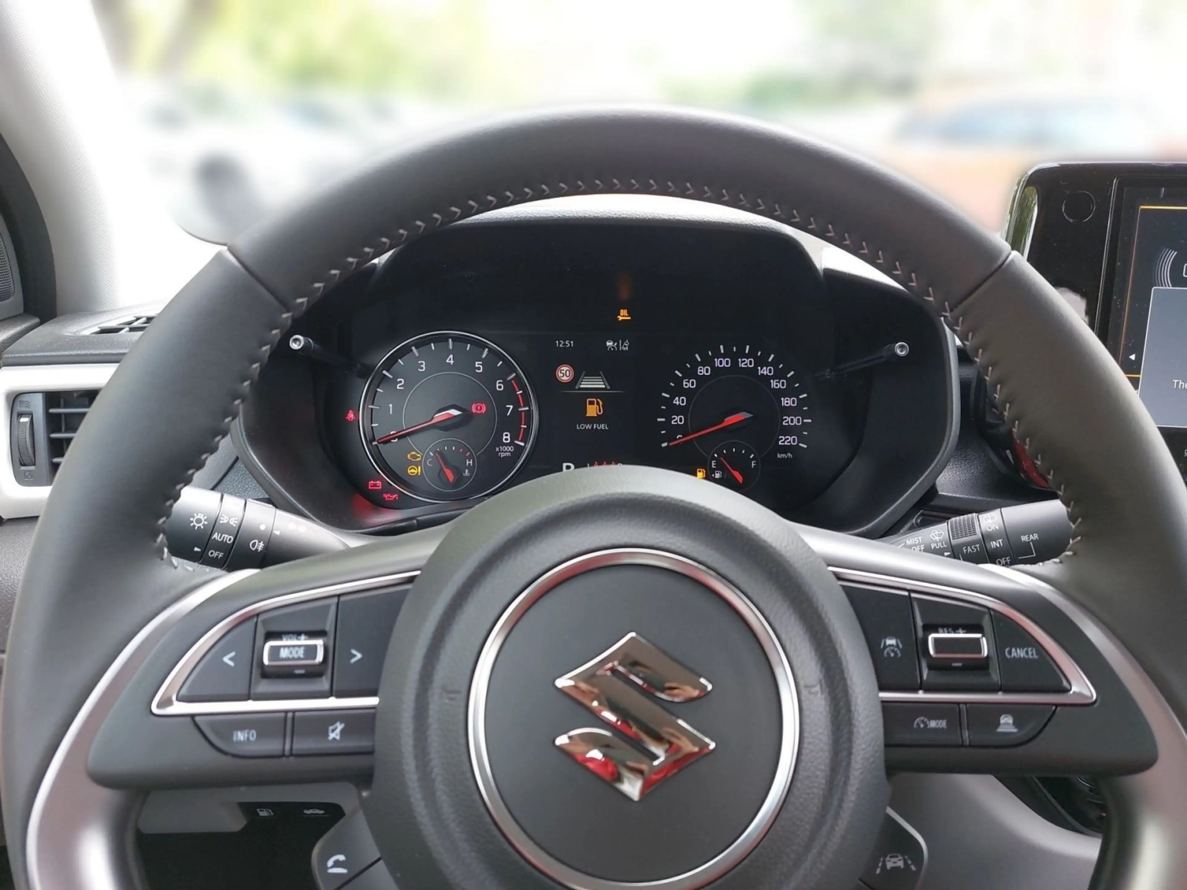 Suzuki Swift SWIFT COMFORT CVT HYBRID LED+ACC+NAVI+KAMERA+SHZ — photo 8