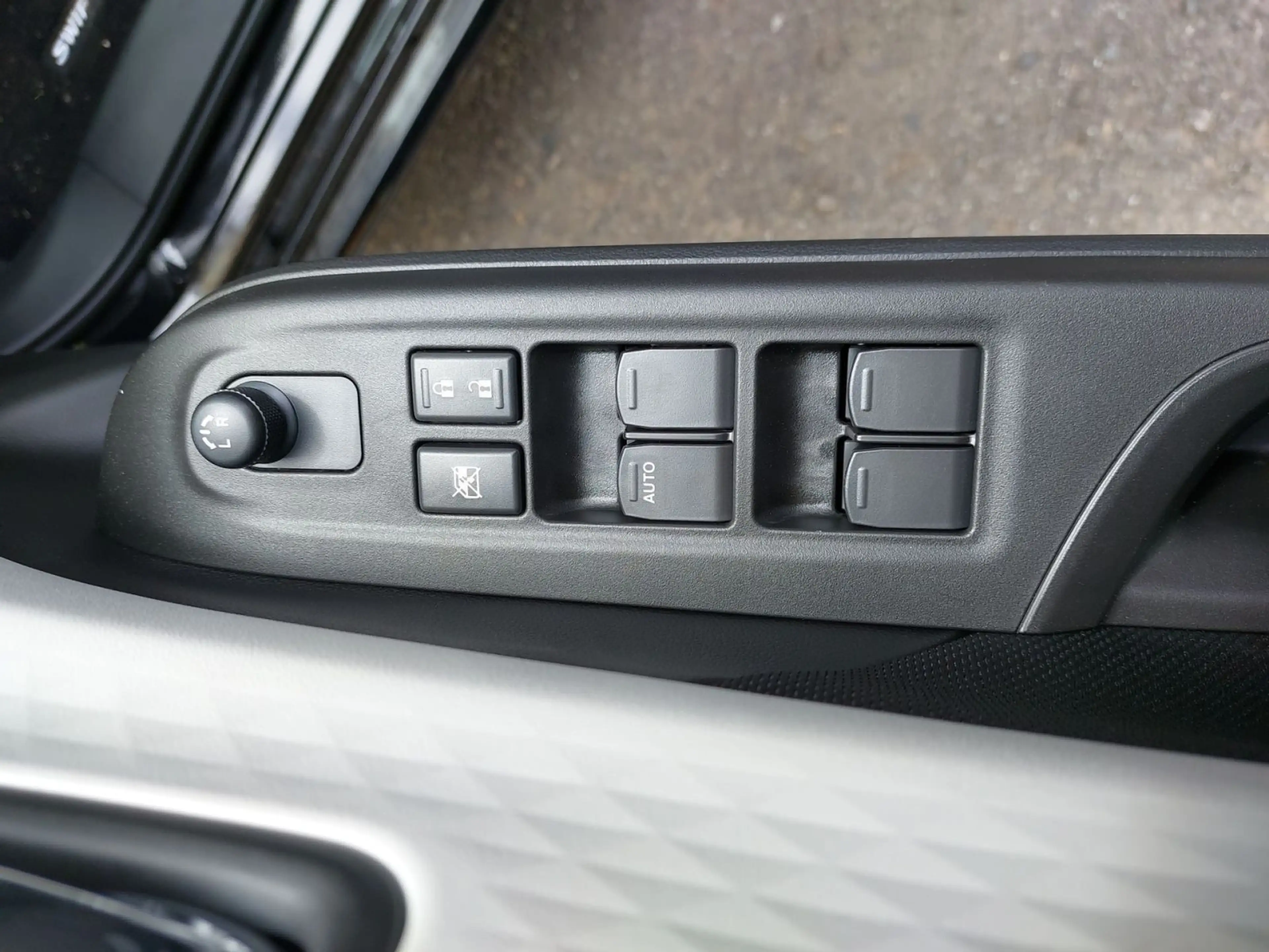 Suzuki Swift SWIFT COMFORT CVT HYBRID LED+ACC+NAVI+KAMERA+SHZ — photo 13
