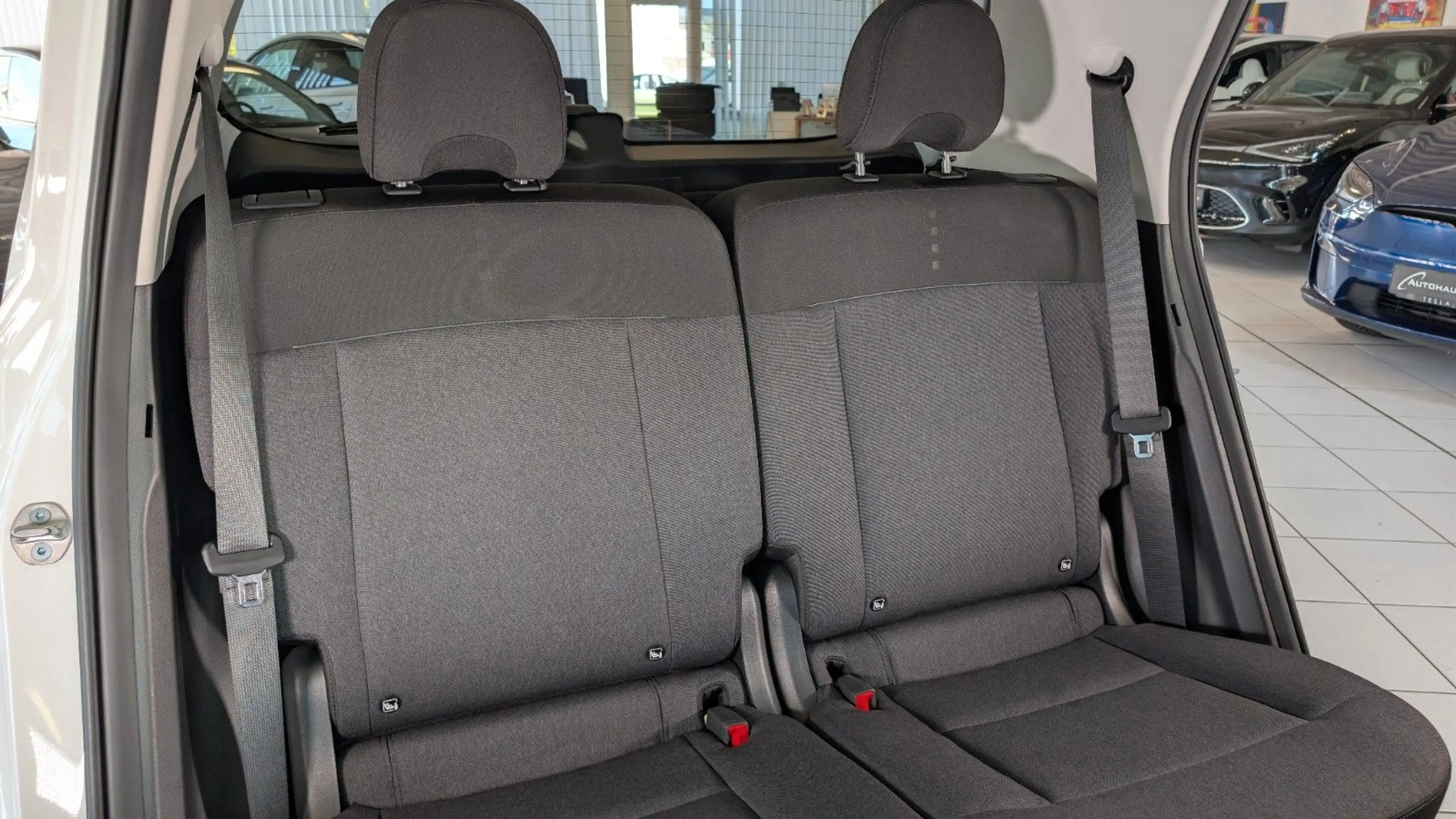 Hyundai Inster Elektro 85 kW Prime *Wärmepumpe*LED*ACC* — photo 14