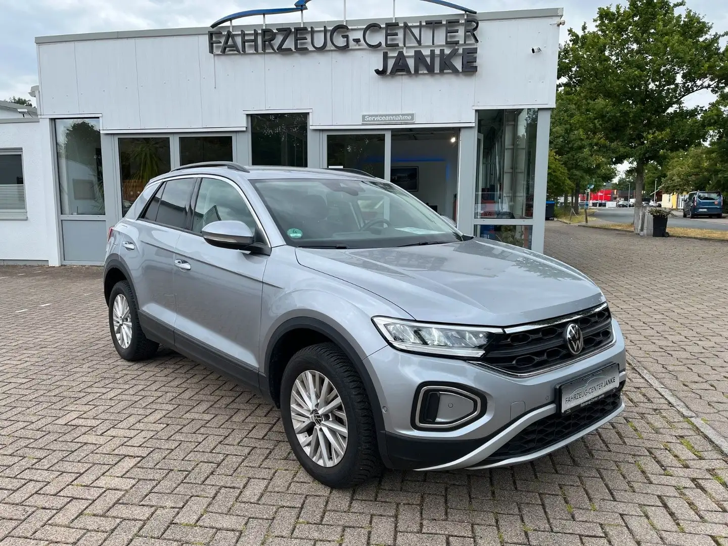 Volkswagen T-Roc Life +LED/Navi/Allwetter/Lenkradheizung+ Zilver - 1