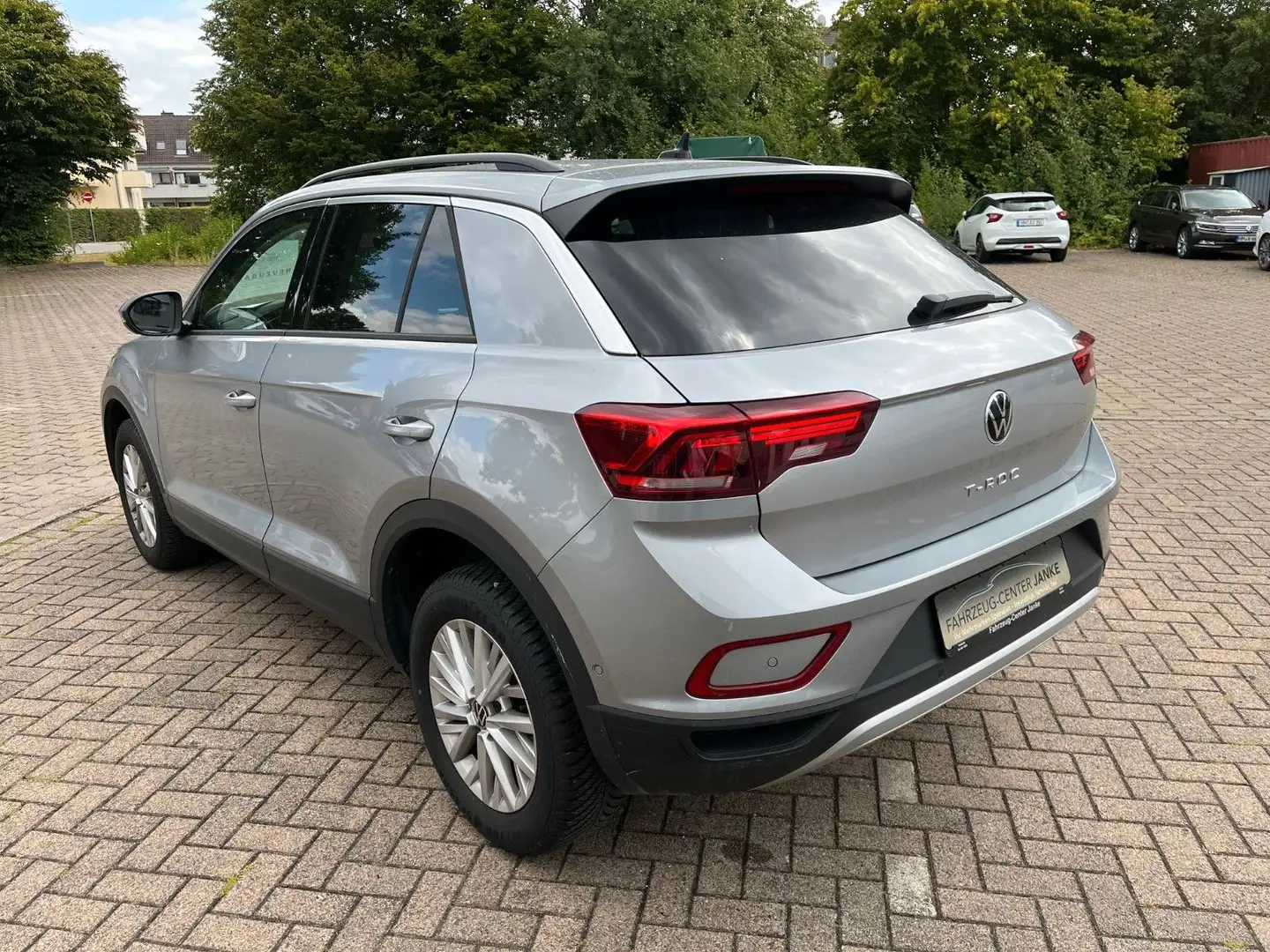 Volkswagen T-Roc Life +LED/Navi/Allwetter/Lenkradheizung+ Zilver - 2