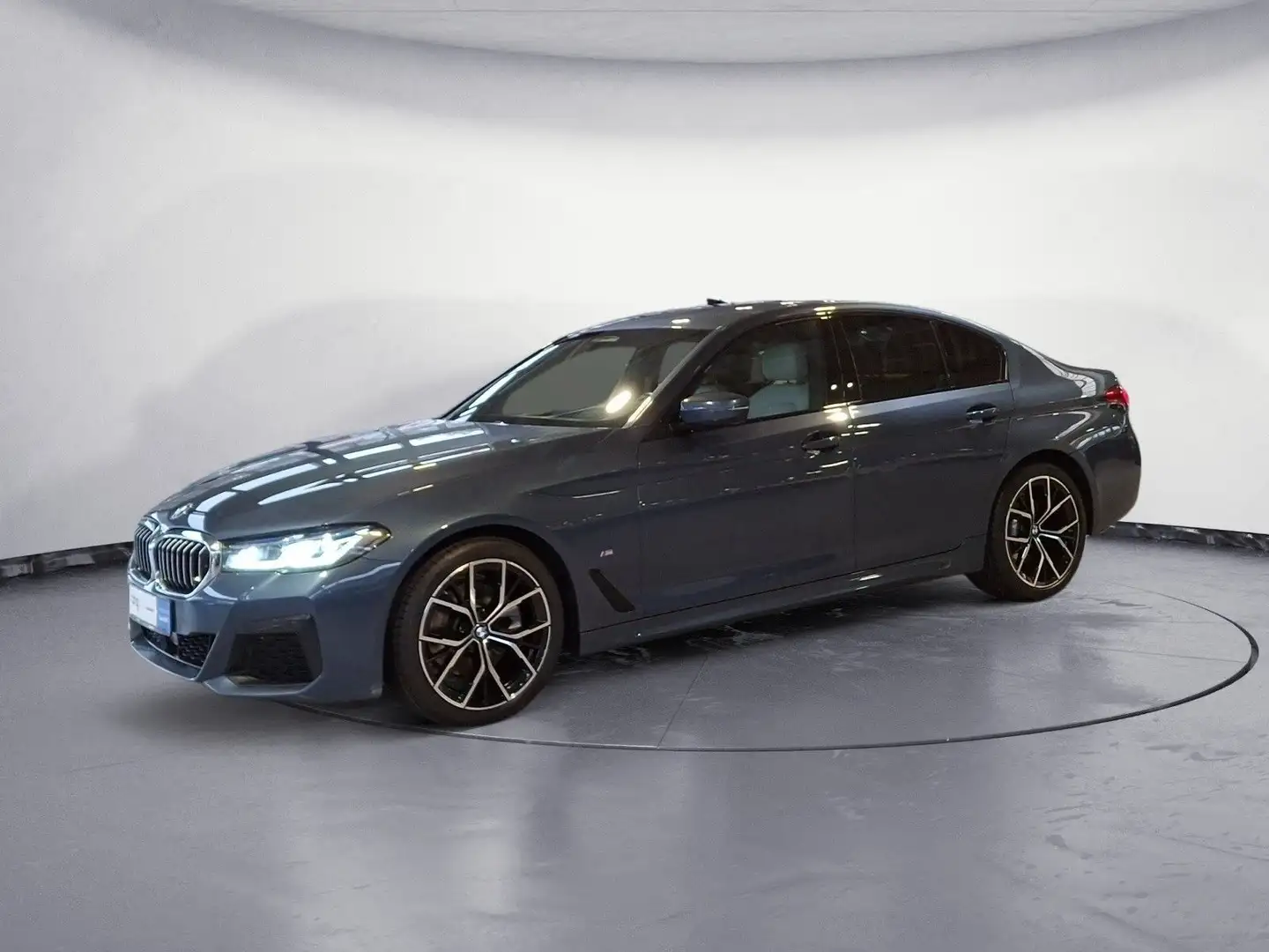 BMW 520 d xDrive M Sport H&K ACC Leder Laser Blauw - 2
