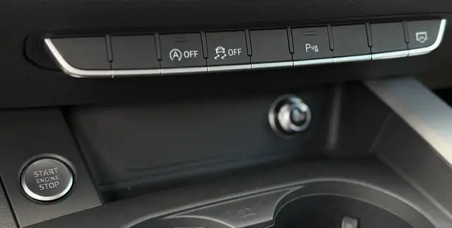 Audi A4 view 12