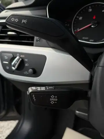 Audi A4 view 14