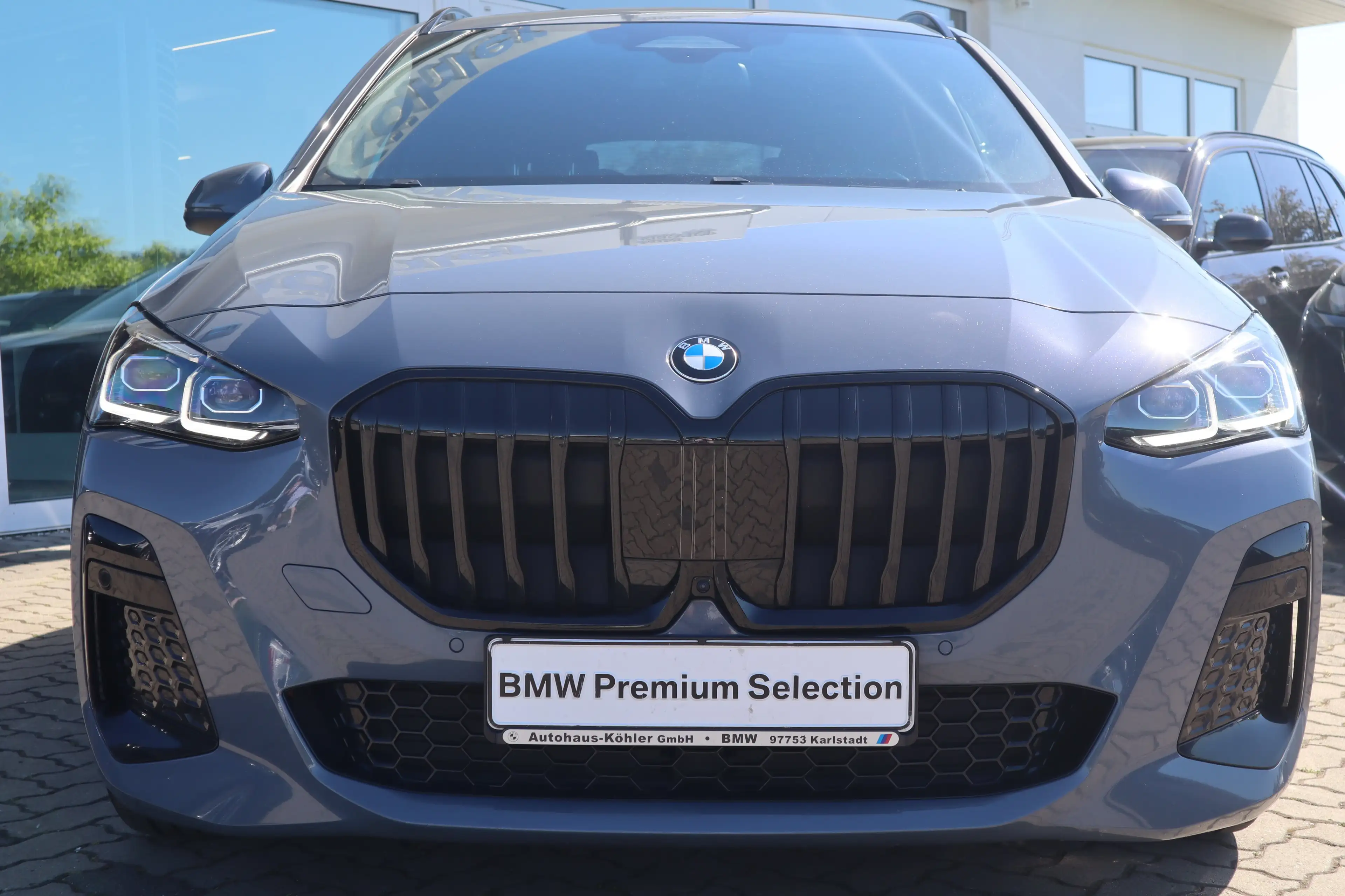 BMW 223 i Active Tourer — photo 2