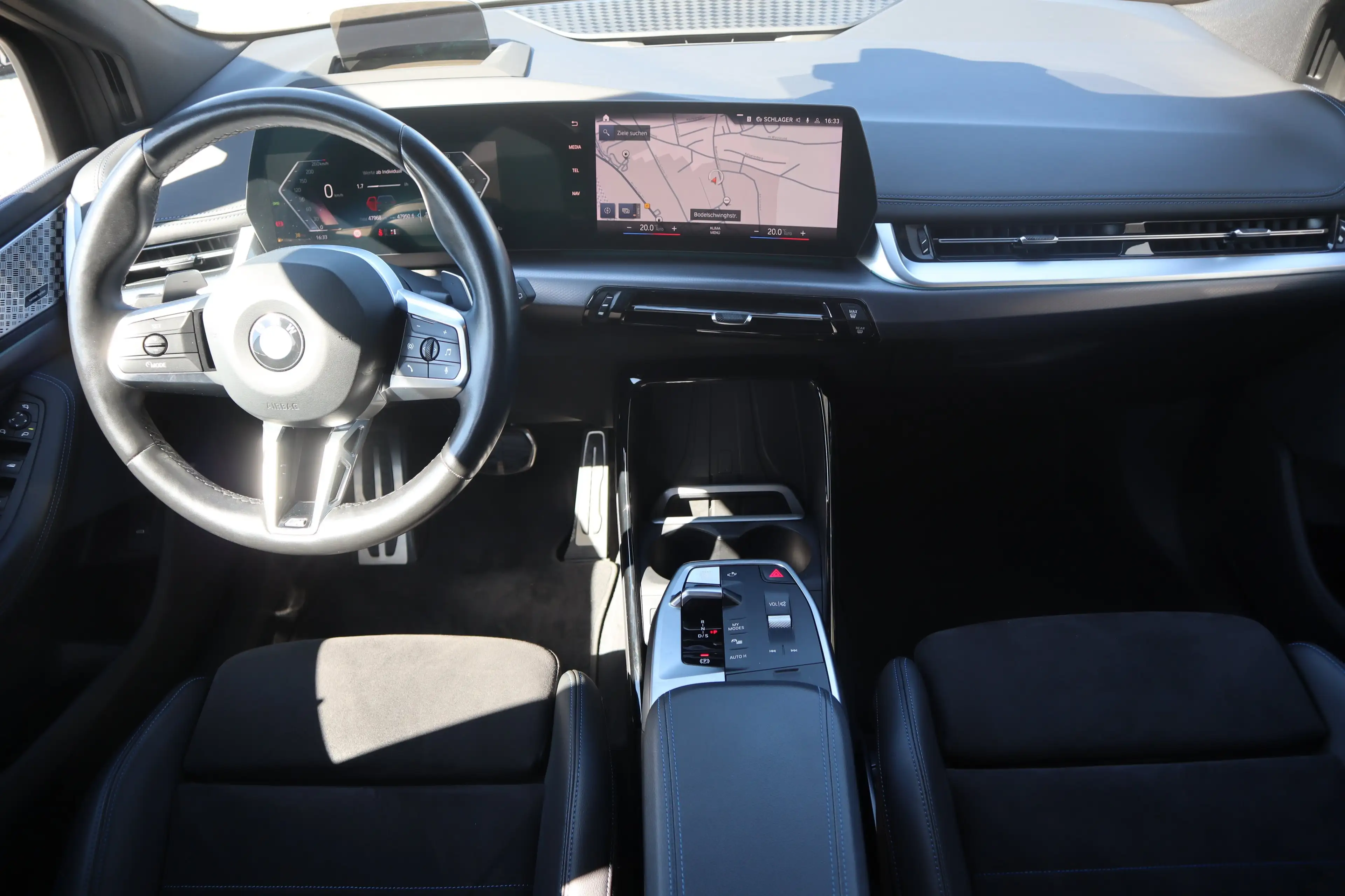 BMW 223 i Active Tourer — photo 7