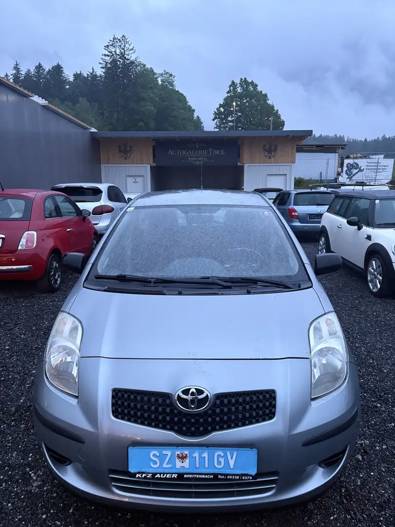 Toyota Yaris 1,4 D-4D 90 Luna Grijs - 2