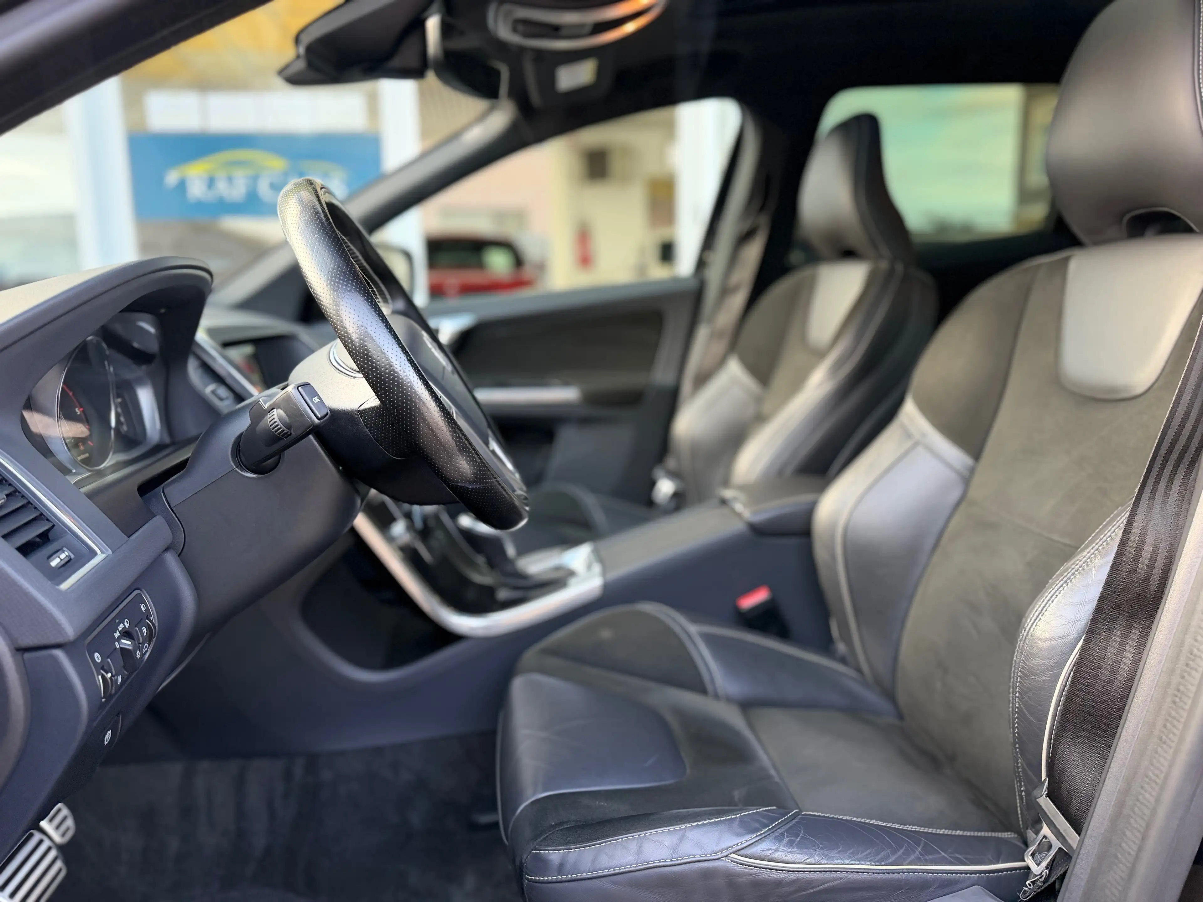 Volvo XC60 XC60 2.0 D4 Geartronic - GARANTIE - CARPASS - PANO - — photo 15